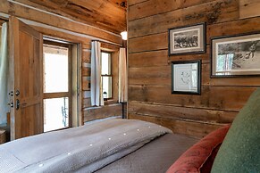 Eleven Taylor River Lodge