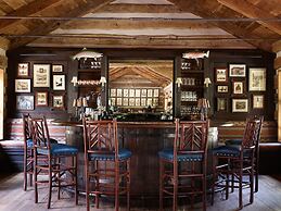 Eleven Taylor River Lodge