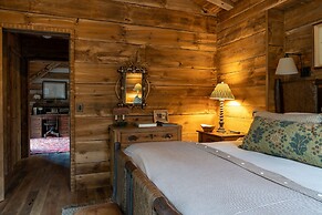 Eleven Taylor River Lodge