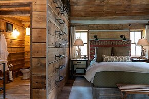 Eleven Taylor River Lodge