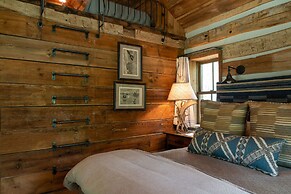 Eleven Taylor River Lodge