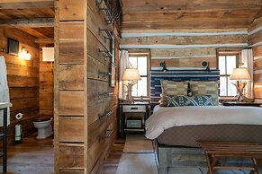 Eleven Taylor River Lodge