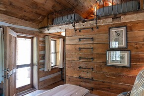 Eleven Taylor River Lodge