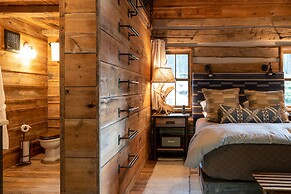 Eleven Taylor River Lodge