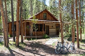 Eleven Taylor River Lodge
