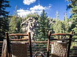 Eleven Taylor River Lodge