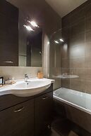 UPSTREET Stylish & Spacious 2BD Apt-Thiseio