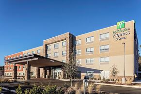 Holiday Inn Express & Suites Wilmington West - Medical Park, an IHG Ho