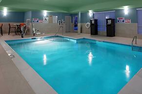 Holiday Inn Express & Suites Wilmington West - Medical Park by IHG
