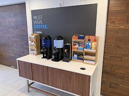 Holiday Inn Express & Suites Wilmington West - Medical Park by IHG