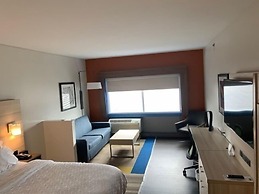 Holiday Inn Express & Suites Wilmington West - Medical Park by IHG