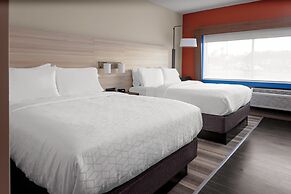 Holiday Inn Express & Suites Wilmington West - Medical Park by IHG