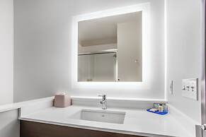 Holiday Inn Express & Suites Ottawa by IHG