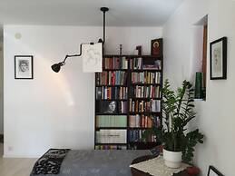 Large artsy apartment in Pasila