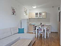 Center Apartment C 18