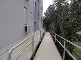 Center Apartment C 25