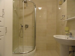 Center Apartment C 25