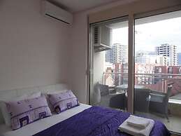 Center Apartment C 25