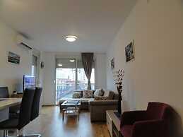 Center Apartment C 25