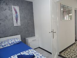 Petrovac Holiday House with pool