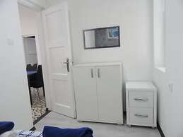 Petrovac Holiday House with pool