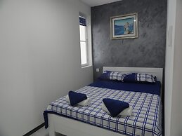 Petrovac Holiday House with pool