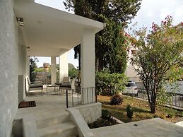 Petrovac Holiday House with pool