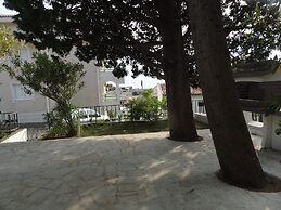 Petrovac Holiday House with pool