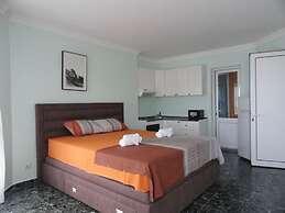 Petrovac Villa With Pool