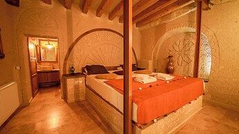 Grand Elite Cave Suites