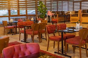 Grand Elite Cave Suites