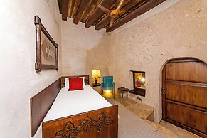 Grand Elite Cave Suites