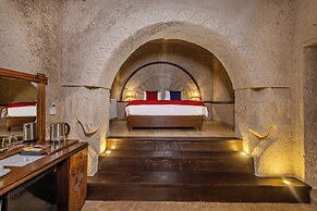 Grand Elite Cave Suites