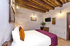 Grand Elite Cave Suites