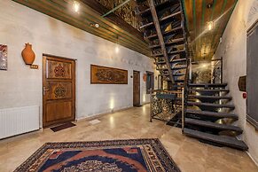 Grand Elite Cave Suites