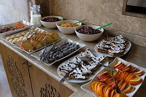 Grand Elite Cave Suites