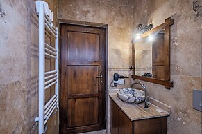 Grand Elite Cave Suites
