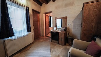 Grand Elite Cave Suites