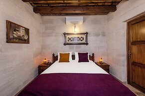 Grand Elite Cave Suites
