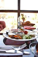 Grand Elite Cave Suites