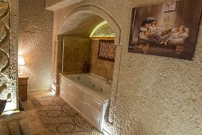 Grand Elite Cave Suites
