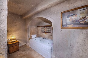Grand Elite Cave Suites