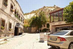 Grand Elite Cave Suites