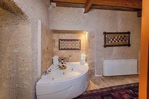Grand Elite Cave Suites