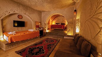 Grand Elite Cave Suites