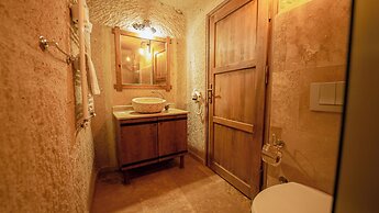 Grand Elite Cave Suites