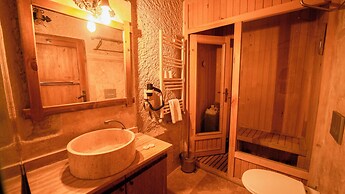 Grand Elite Cave Suites