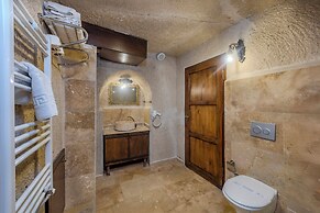Grand Elite Cave Suites