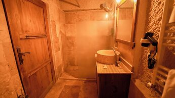 Grand Elite Cave Suites