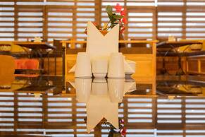 Grand Elite Cave Suites